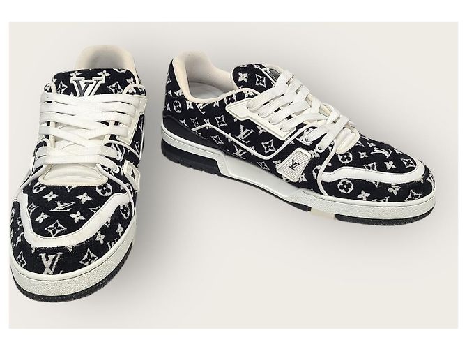 Louis Vuitton Sneakers LV Trainer in tessuto monogramma nero - vista 4