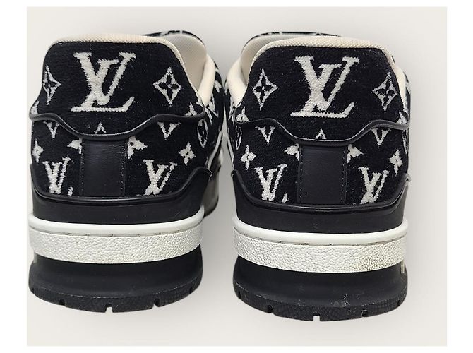 Louis Vuitton Sneakers LV Trainer in tessuto monogramma nero - vista 7