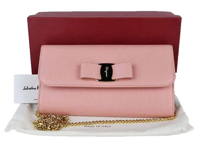 Salvatore Ferragamo Borsa a tracolla con catena e fiocco Rosso - vista 6