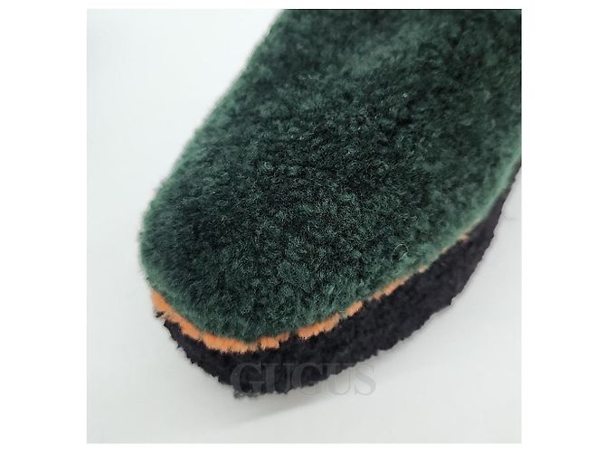 Sandali in shearling Fendi Verde - vista 5