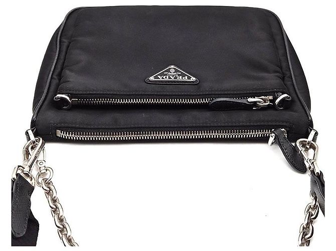 Prada Borsa a tracolla e crossbody in Re-Nylon Tesuto Nero - vista 7