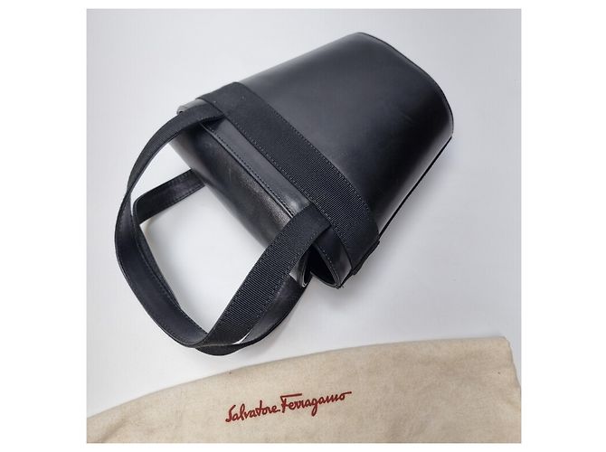 Salvatore Ferragamo Borsa a secchiello con decorazione a nastro - vista 14