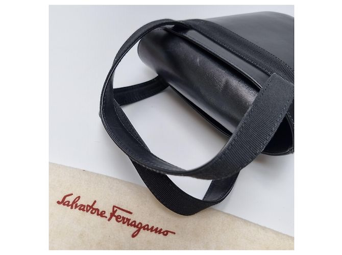 Salvatore Ferragamo Borsa a secchiello con decorazione a nastro - vista 15