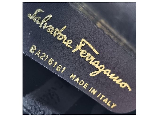 Salvatore Ferragamo Borsa a secchiello con decorazione a nastro - vista 20