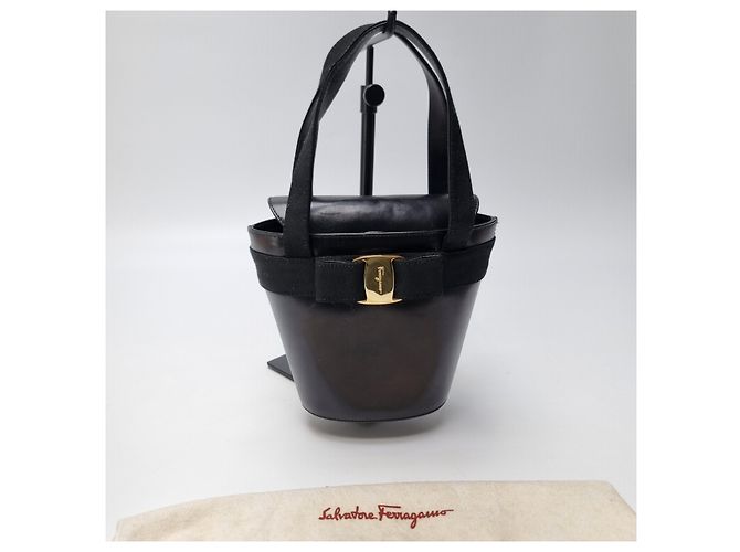 Salvatore Ferragamo Borsa a secchiello con decorazione a nastro - vista 4