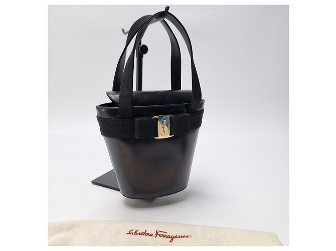 Salvatore Ferragamo Borsa a secchiello con decorazione a nastro - vista 5