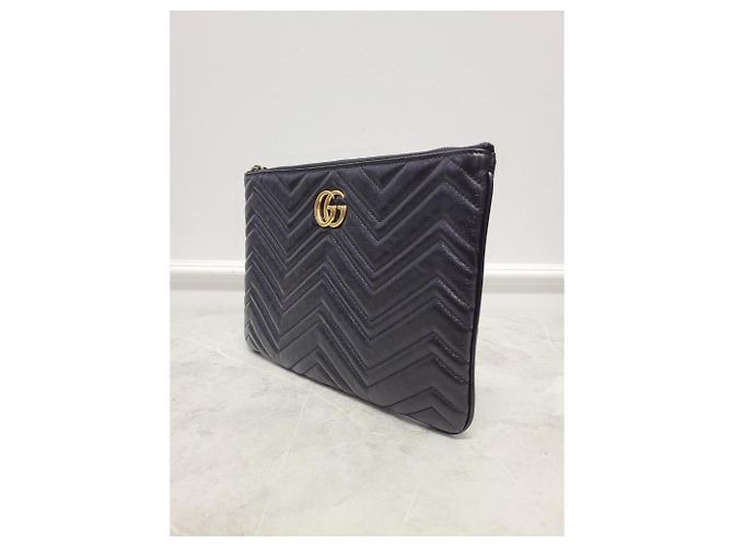 Gucci Clutch Pouch in pelle trapuntata GG Marmont nera Nero - vista 3
