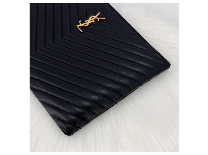 Saint Laurent Clutch Média Matelassê Preta Preto - vista 6