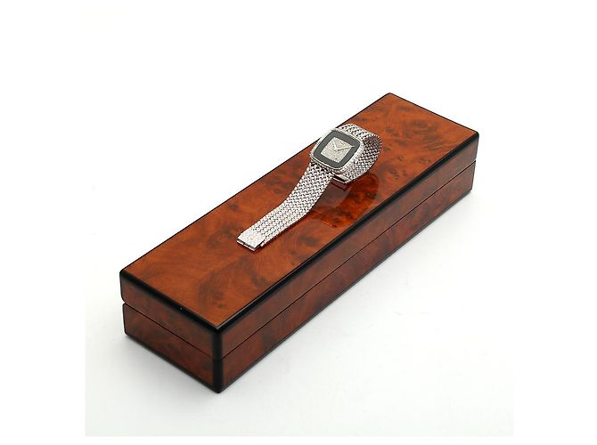 Piaget Tradition Hawk Eye White Gold Medium Men's Watch Onyx Pave Setting Vintage Manual Black - view 25