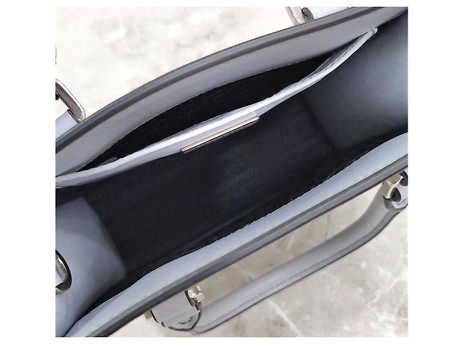 Prada Borsa tote a spalla in pelle con logo a triangolo Argento - vista 8