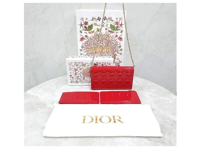Dior Nuova borsa a tracolla con catena e pochette in vernice rossa - vista 9