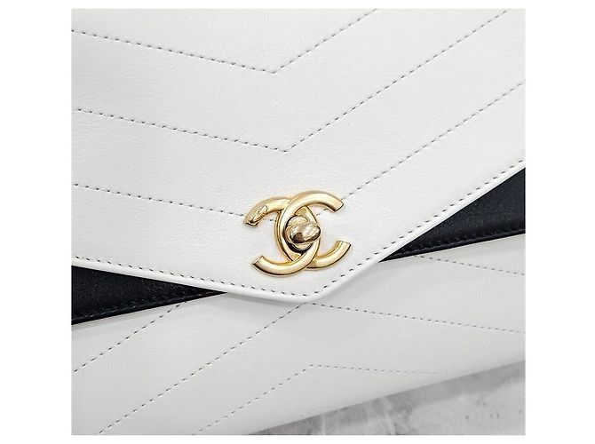 Chanel Serie di borse con patta a chevron bianco - vista 4