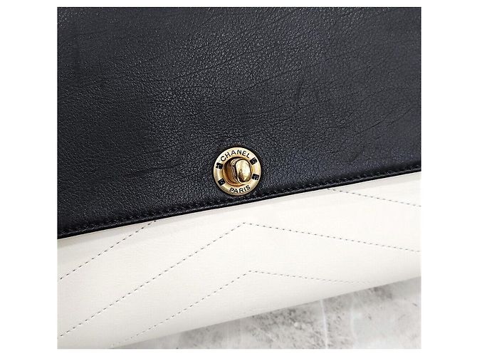 Chanel Serie di borse con patta a chevron bianco - vista 5