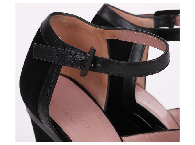 Gucci Sandali aperti con tacco in scamosciato nero - vista 6