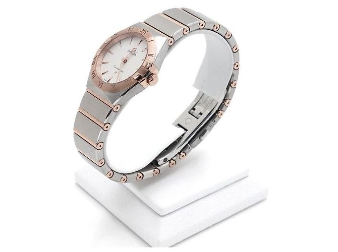 Omega Relógio de quartzo feminino New Constellation em combinação de aço e ouro Prata - vista 3