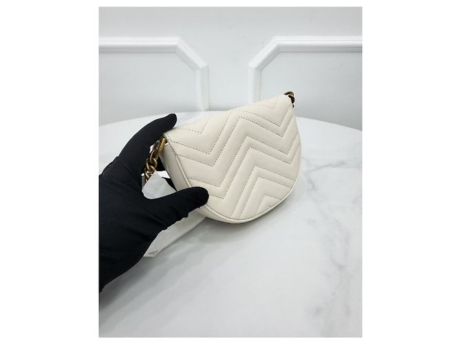 Gucci Borsa a Spalla Matelassé Half Moon Chain Argento - vista 3