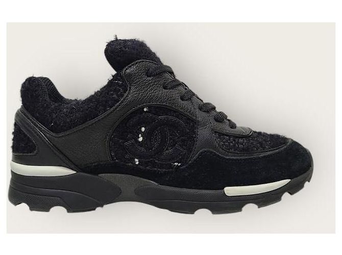 Chanel Sneakers Cruise in tweed nero con logo CC - vista 2