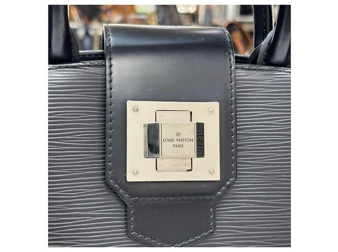 Louis Vuitton Pelle Epi nera Mirabo PM Nero - vista 3