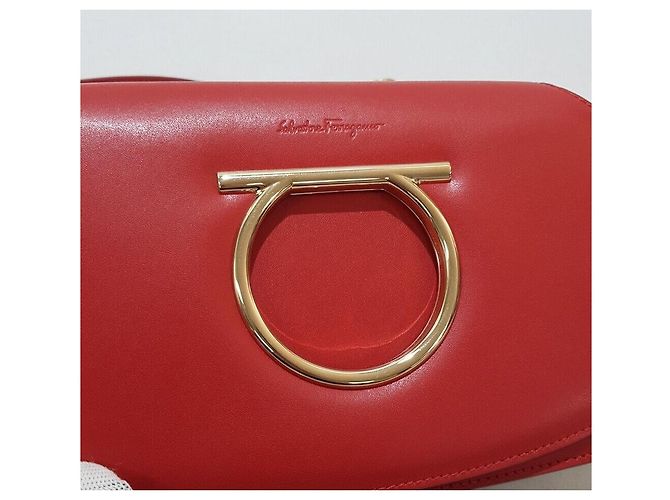 Salvatore Ferragamo Mini borsa a tracolla con patta Gancini Argento - vista 3