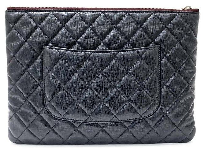 Chanel Clutch Caviar New Medium Negro - vista 3