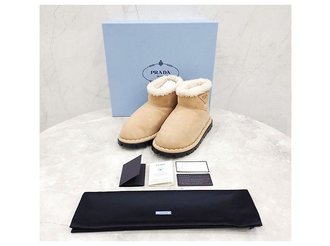 Prada Botas UGG de ante y shearling Naranja - vista 8