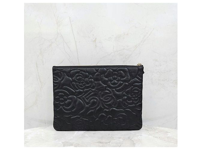 Chanel Clutch Camellia New Medium in agnello dorato Nero - vista 3