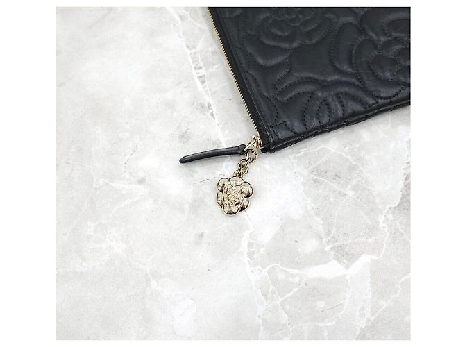Chanel Clutch Camellia New Medium in agnello dorato Nero - vista 4