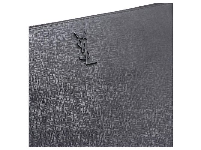 Saint Laurent Grande pochette in Monogram Caviar Nero - vista 9