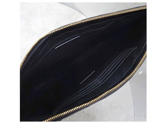 Saint Laurent Clutch de couro acolchoado com alça - vista 7