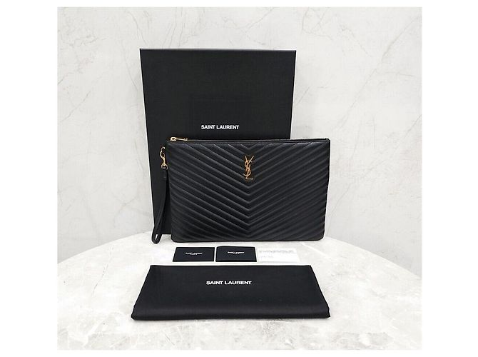 Saint Laurent Clutch de couro acolchoado com alça - vista 8