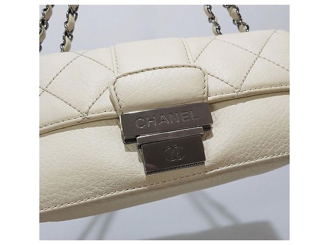 Chanel Bolso de hombro vintage con cadena Blanco - vista 3