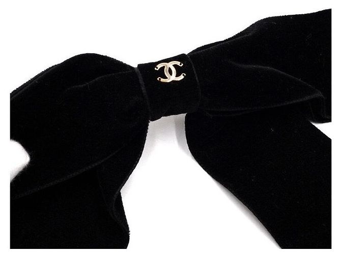 Chanel Schwarze Samthaarspange mit goldfarbenem CC-Logo Season - Ansicht 3