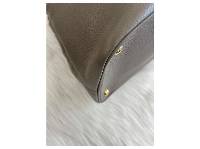 Prada Borsa Tote Vitello Daino Grigio chiaro Marrone - vista 16