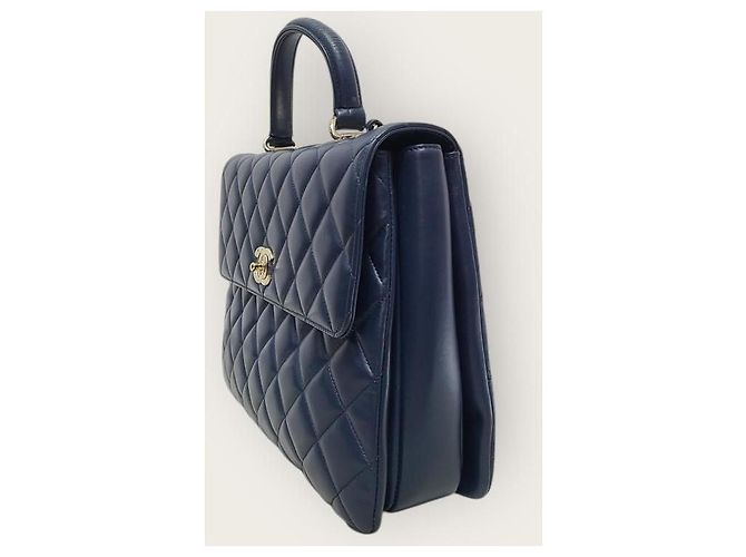 Chanel Borsa a mano con manico superiore Trendy CC Large in agnello blu navy e oro champagne - vista 3