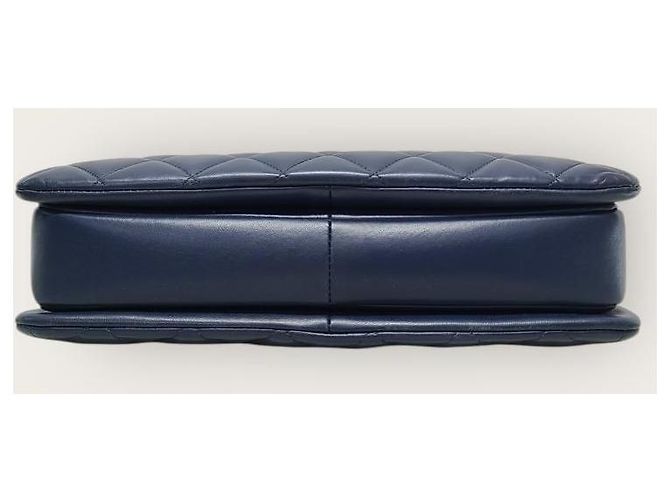 Chanel Borsa a mano con manico superiore Trendy CC Large in agnello blu navy e oro champagne - vista 7