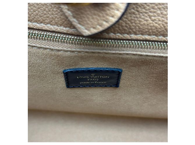 Louis Vuitton Borsa Tote On My Side MM Nero - vista 7