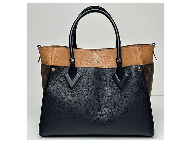Louis Vuitton Borsa Tote On My Side MM Nero - vista 9