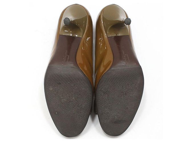 Salvatore Ferragamo Patentleder-Pumps mit silberner Schleife Braun - Ansicht 6