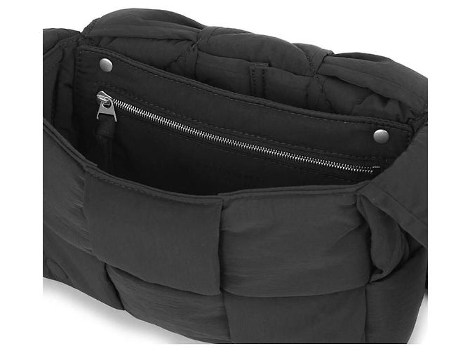 Bottega Veneta Bolso bandolera pequeño acolchado Padded Tech Cassette Negro - vista 14