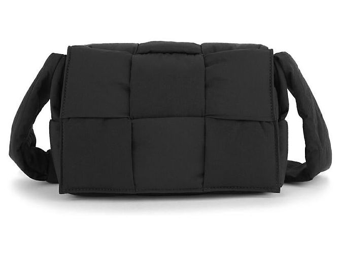 Bottega Veneta Bolso bandolera pequeño acolchado Padded Tech Cassette Negro - vista 9
