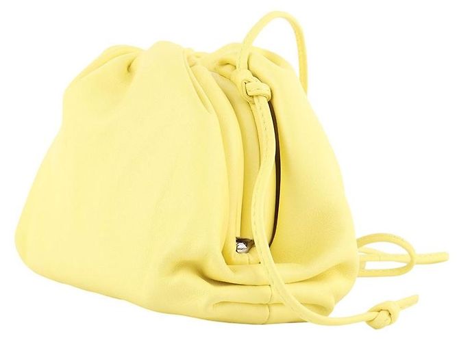 Bottega Veneta Mini Pouch Dumpling Crossbody Bag Yellow Giallo - vista 2
