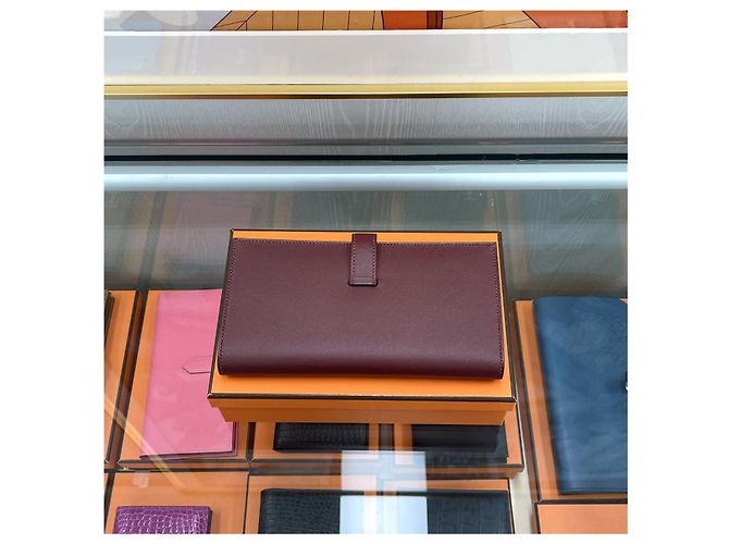 Hermès Lange Brieftasche Beige mit Goldprägung - Geschenk Rot - Ansicht 4