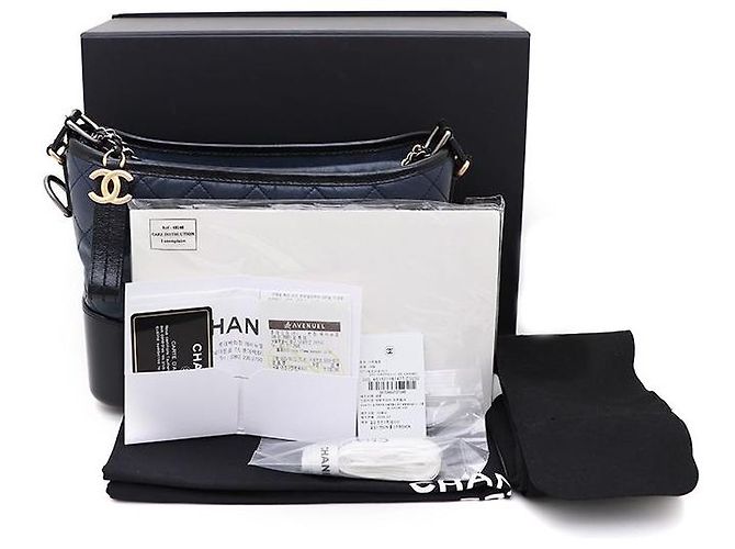 Chanel Bolsa de Ombro e Transversal New Medium Gabrielle em Pele de Vitelo Azul - vista 10