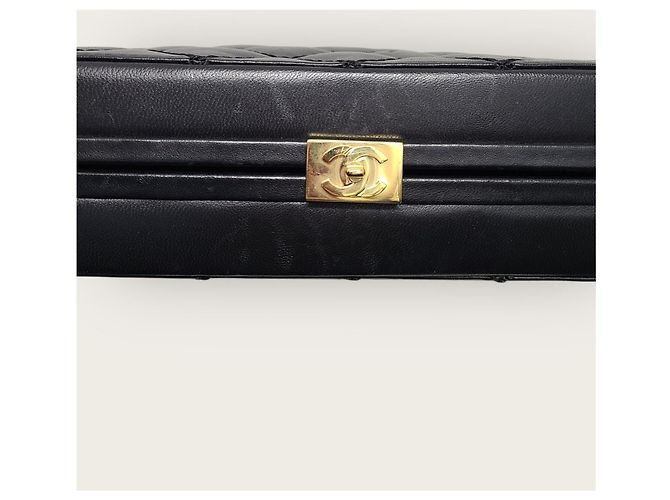 Chanel Borsa a tracolla Generation in agnello nero con cuciture Wild Gold trapuntata - vista 5