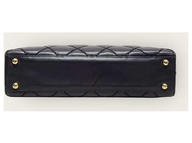 Chanel Borsa a tracolla Generation in agnello nero con cuciture Wild Gold trapuntata - vista 8