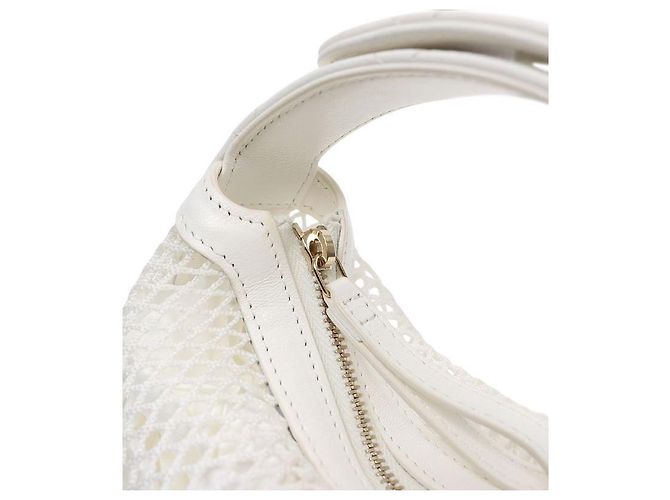 Chanel Borsa hobo a tracolla in mesh bianco - vista 7