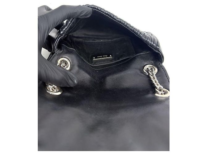 Miu Miu Borsa a tracolla trapuntata con catena nera - vista 10