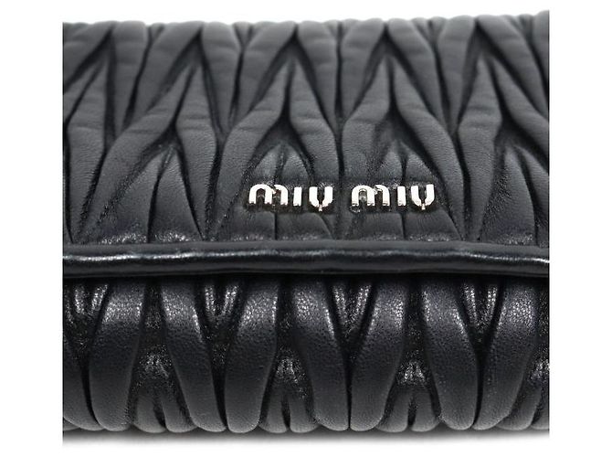 Miu Miu Borsa a tracolla trapuntata con catena nera - vista 9