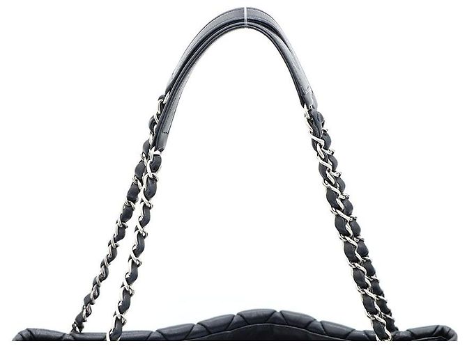 Chanel Borsa Shopper e Borsa a Spalla in Pelle di Agnello Bubble Nero - vista 5