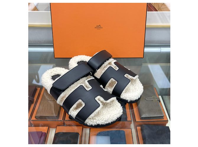 Hermès Sandali Cipre in shearling nero Multicolore - vista 3